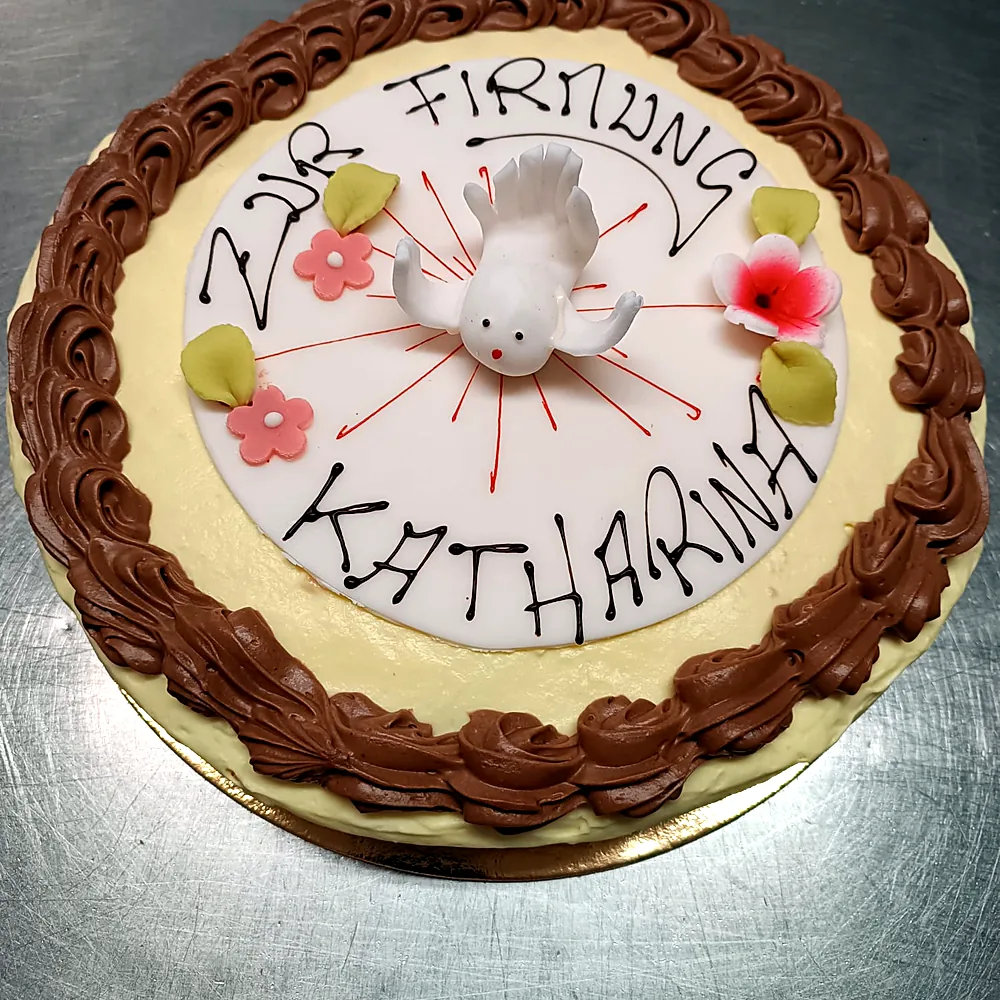 Firmungstorte mit Taube aus Marzipan